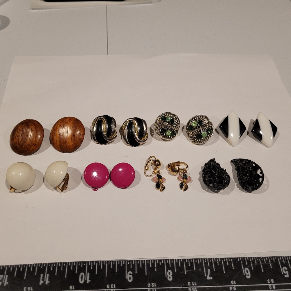 Lot Of 8 Pairs Of Clip On Vintage Earrings